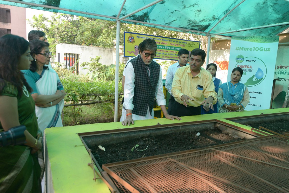 SrBachchan's tweet image. T 2801 - I work .. I work for Swachch Bharat .. I work because it is necessary .. I work because it is for the good of society .. I just work ..