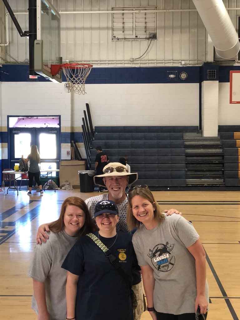 MrsSandsELA's tweet photo. Field Day 2018! Team Sands Baby!! Tug-O-War Champs! #lcmscougarstrong https://t.co/pI4Q5Nl6yl