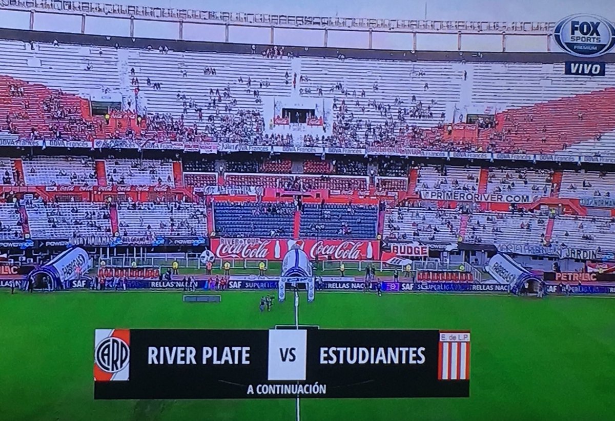 LaJRR10's tweet photo. Cuando no salen campeón, esas tribunas están vacías 🎶🎶 https://t.co/T4j0DWcx9N