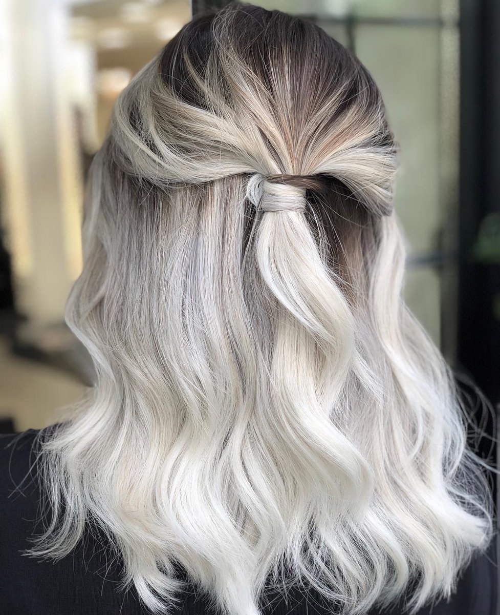 WellaEducation's tweet photo. This perfect #halfdo is sweeping us off our feet. @mustafasav_ #WellaLife #WellaHair #WellaEducation
.
.
#PROproduct: For a matte finish, apply #NIOXIN instant fullness to create texture. https://t.co/cf0JxnD7SG
