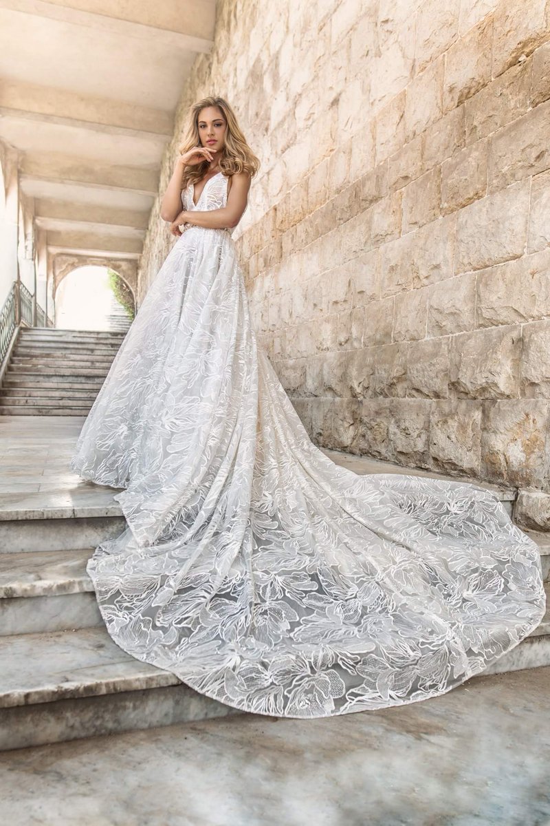 Brand new to bridal, LORE is hitting our boutique this summer with their first ever bridal range ready for 2019!!! Fresh off the runways at Barcelona, check out this stunner that will be in store! #bridalset #weddingdress