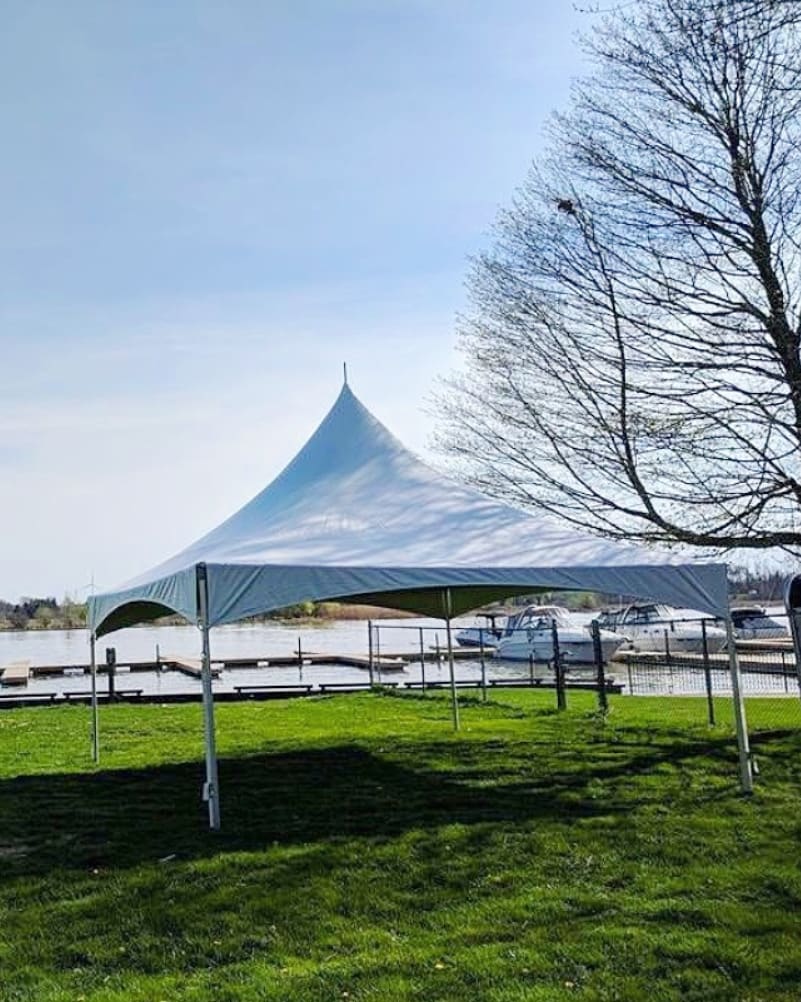 d_k_os's tweet photo. Today we're at the @mudcat_marathon health expo in Dunnville! So come say hello when you pick up your race kit 🖑. For all those participating this weekend, enjoy the scenic riverfront course 🐟 & free beer at the finish line 🍺!
#PoweredByDKOS #PerformBetter https://t.co/o3QM8IIJng
