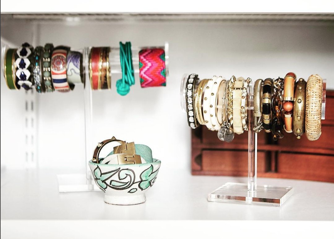 UrbanSimplicity's tweet photo. #urbansimplicity #jewelrydisplay #jewelry #closet #closetgoals #jewelrylover #flashesofdelight #thehappynow #thatsdarling #pursuepretty #morningslikethese #organization #organizer #organized #tidy #organizing #declutter #simplify #organised #professionalorganizer #getorganized https://t.co/DQAY67NnZ5