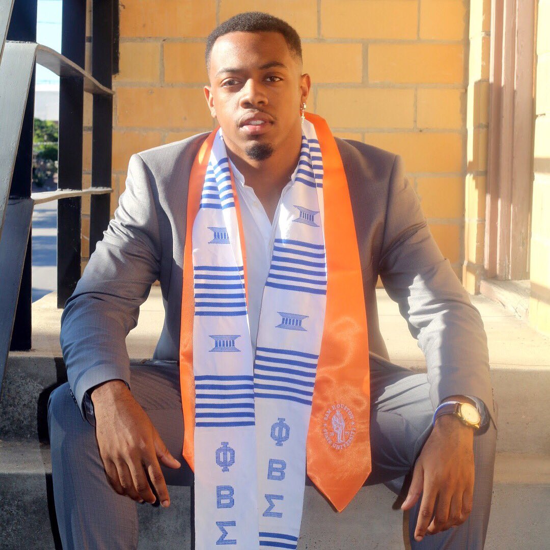 greatest_chris's tweet photo. The road was hard BUT GOD kept me🙌 

May 12 @ 2:30pm 🎓🔥 https://t.co/NJrKsmmwjq