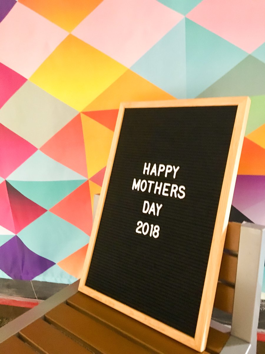 1AGBN's tweet photo. Bring your mom to one of our photo booths this Sunday. She will be glad you did! 📸
#1agbnMoms https://t.co/BZZ36NTE7M