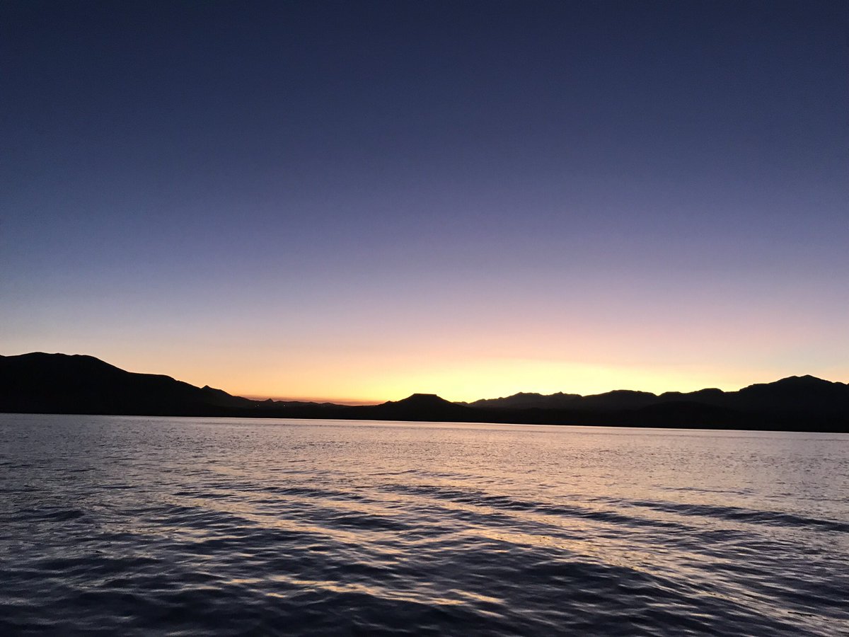 bigdogsolar's tweet photo. #Sunset at Lake Mead in Nevada, taken with a #iPhone! Where is your favorite place to see the sunset?

#solarpanels #solarpower #solarenergy #solarworld #greenenergy #solar #beauty #lake #boat #mountains #sky #night #day #photooftheday #picoftheday https://t.co/OS6gj6bNXo