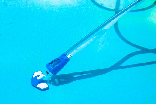 BAExterminators's tweet photo. As Memorial Day quickly approaches and our days continue to get warmer, many homeowners are preparing to open their pool for the season. Keep these 3 tips in mind when opening your pool or maintaining it this season to keep bugs out of your pool! https://t.co/bxtg61zxqL https://t.co/1IwNViWnLZ