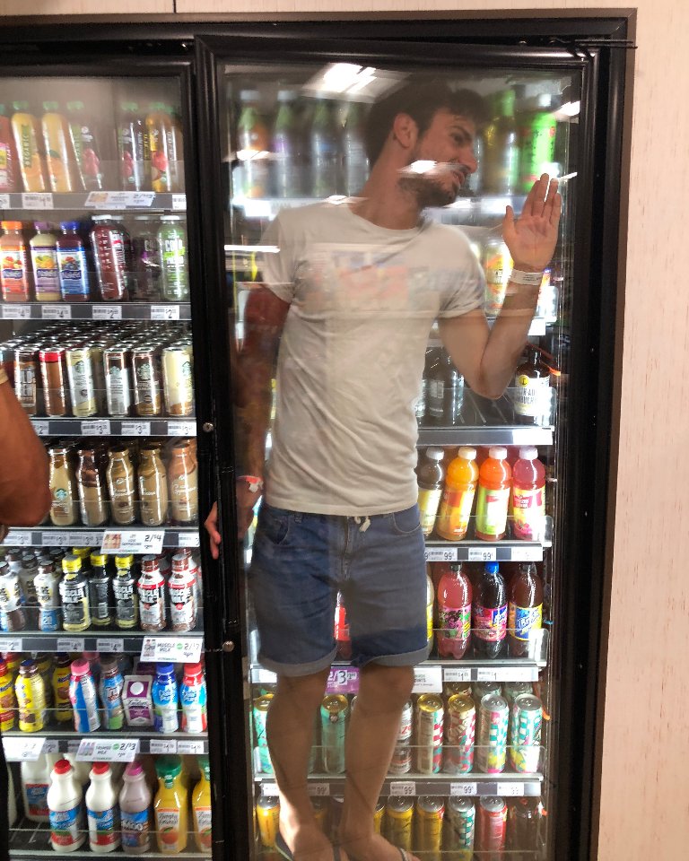 HISanDiego's tweet image. This is what happens when it is too hot in San Diego... this beverage got sold out pretty quickly ☀️☀️🔥❄️
#sandiego #hotweather #weirdbeverage #sandiegodowntown