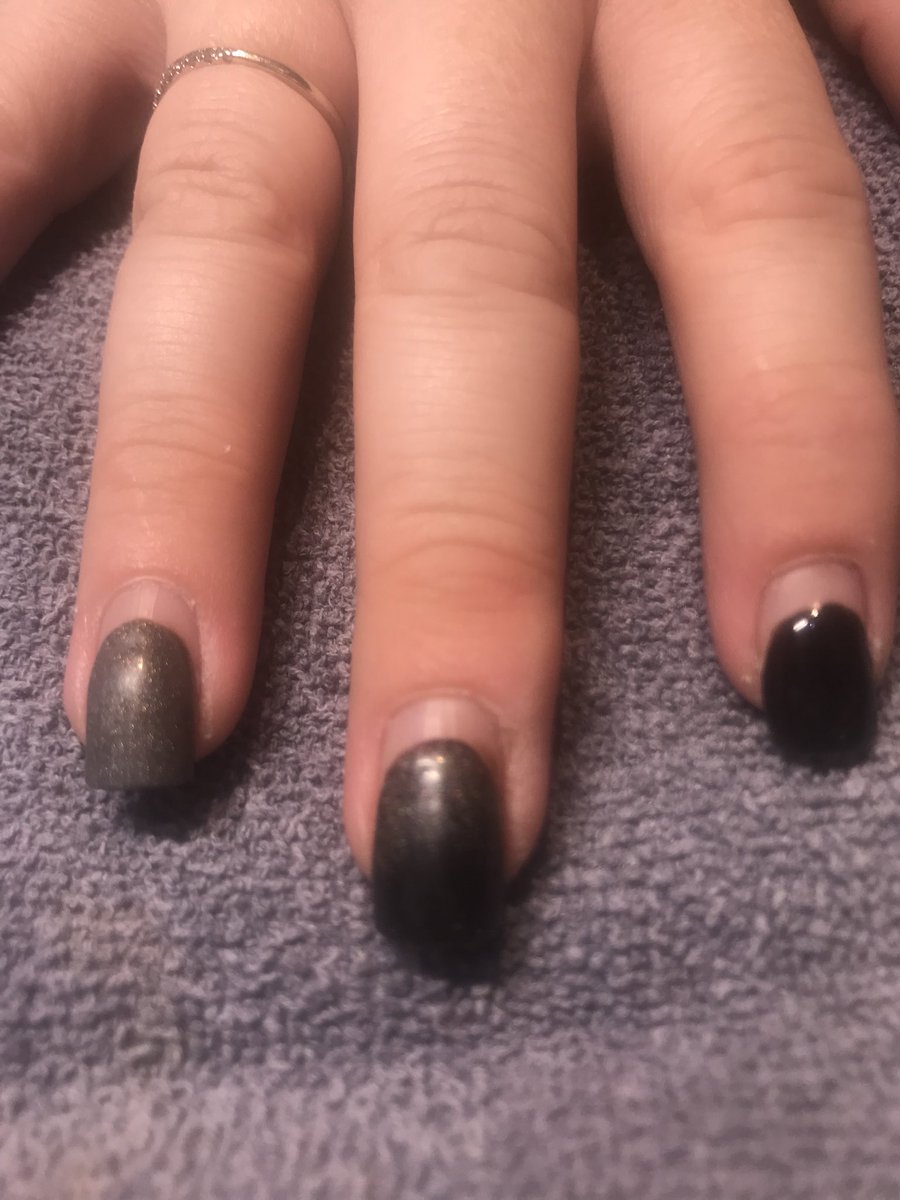 Corals_Nails_11's tweet photo. We are 4 days short of a month!! Getting your nails done is so relaxing and builds your confidence!! Call to book today 702.489.3411 

#NailTech #Glitter #Silver #KiaraSkyGelPolish #KiaraSkyDipPowder #Black #4weeks #Acrylic #GelPolish #DipPowder #CoralsNailLove https://t.co/KoGIbofX0N