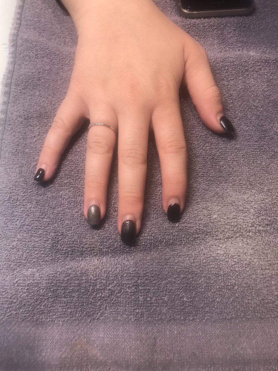 Corals_Nails_11's tweet photo. We are 4 days short of a month!! Getting your nails done is so relaxing and builds your confidence!! Call to book today 702.489.3411 

#NailTech #Glitter #Silver #KiaraSkyGelPolish #KiaraSkyDipPowder #Black #4weeks #Acrylic #GelPolish #DipPowder #CoralsNailLove https://t.co/KoGIbofX0N
