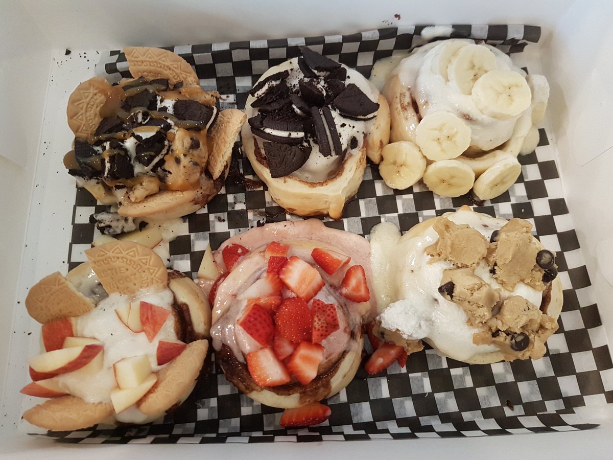 Master_woof's tweet photo. New cinnamon bun place in Edmonton. #Cinnaholics https://t.co/Cz0vw6FMXn