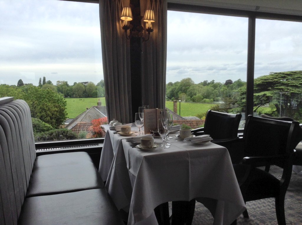 VLChesh's tweet photo. Delicious afternoon tea with a view @ThePetersham today for our anniversary. Pity the sun wasn't shining as that would've been the icing on the cake (pun intended βΊοΈ) but very enjoyable nonetheless ππ°βοΈ. #AfternoonTea #RichmondHill #Petersham #RiverThames #Turnersview https://t.co/3ajYuYQOLW