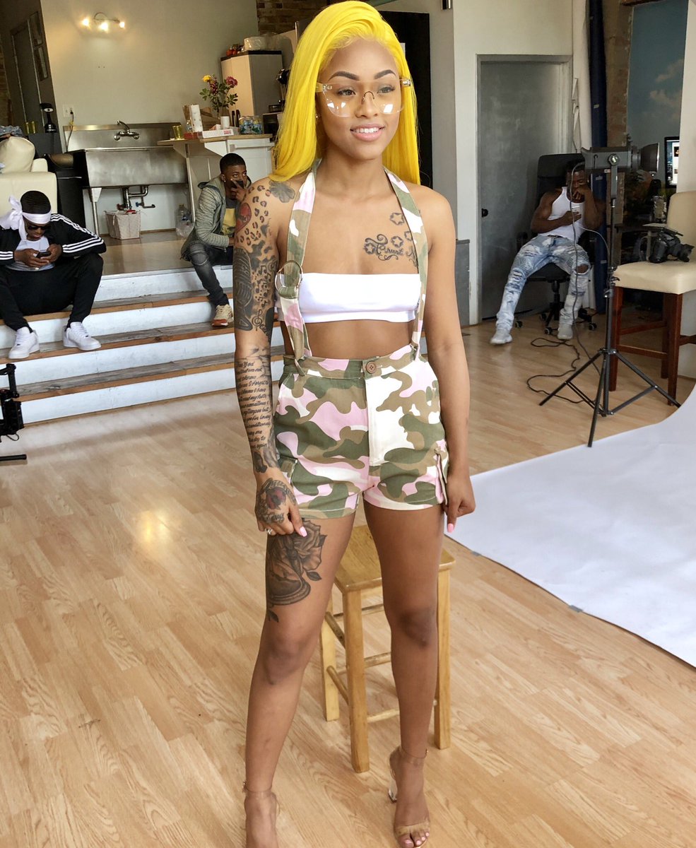Im__AnnMarie's tweet photo. I Cut All My Niggas Off But They’ll Still Wife Me 💋 https://t.co/QqzchsD0ad