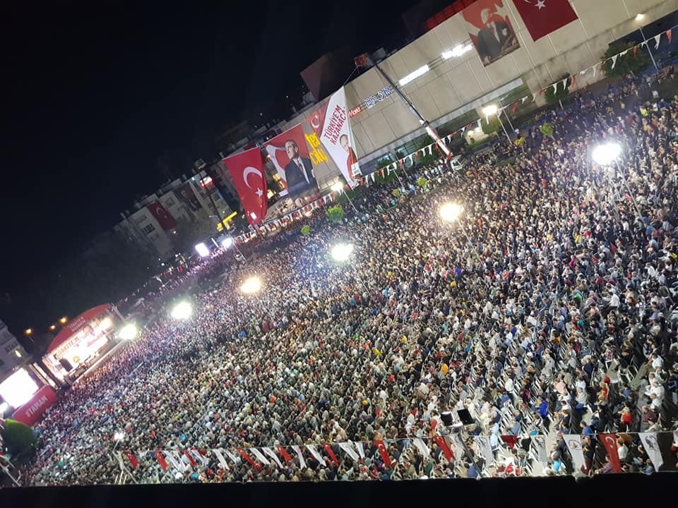 vekilince's tweet photo. Antalya’da muhteşem bir #HalkArenası programındayız 
Teşekkürler Antalya 
Teşekkürler Halk Tv https://t.co/9DlOeDiy27