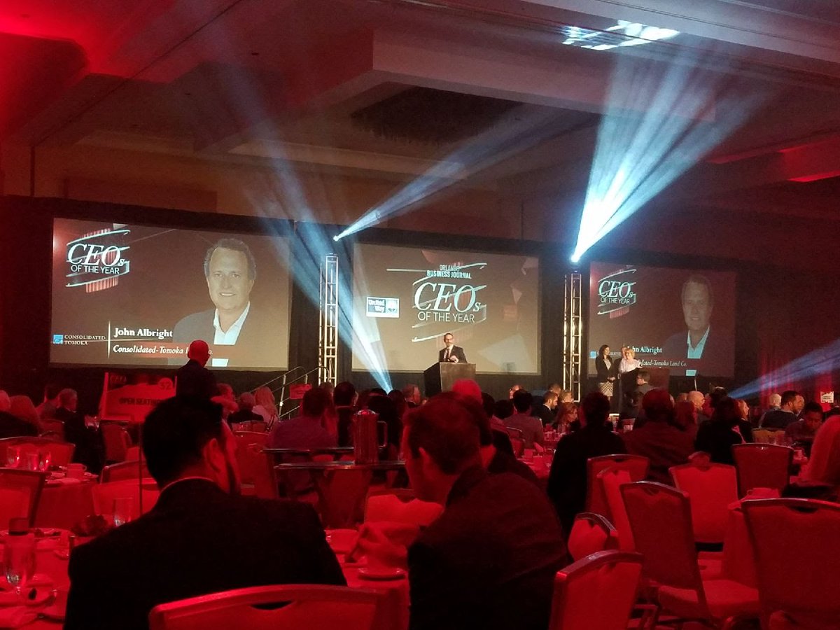 edgefactory's tweet photo. Honored to contribute to another successful #OBJCEOSoftheYear award luncheon for @OBJEvents presented by @hfuw &amp; @WellsFargo! #edgefactory #showlooks #Withedge #visualdesign #lightingdesign #visualeffects #VFX #GFX https://t.co/AL2wCOTfhD