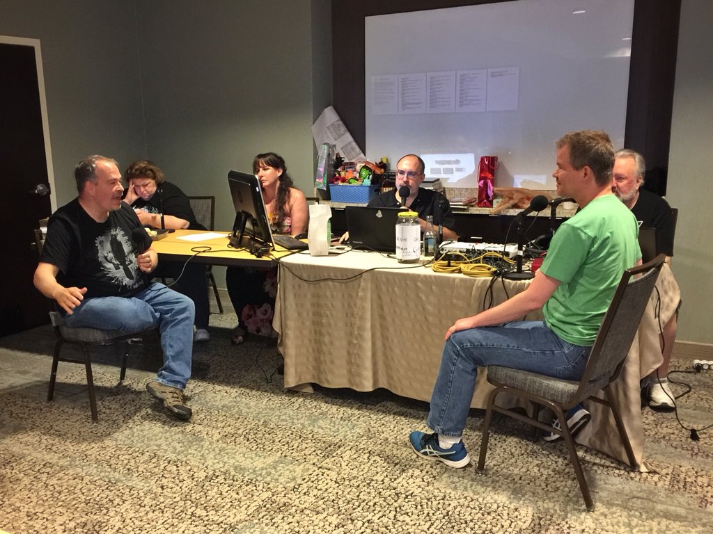LynneHansen's tweet photo. My fav moment of the #BrianKeeneTelethon so far—a discussion about mentoring and being mentored. #PayItForward #GiveEveryDay https://t.co/OQzyiasQ5C
