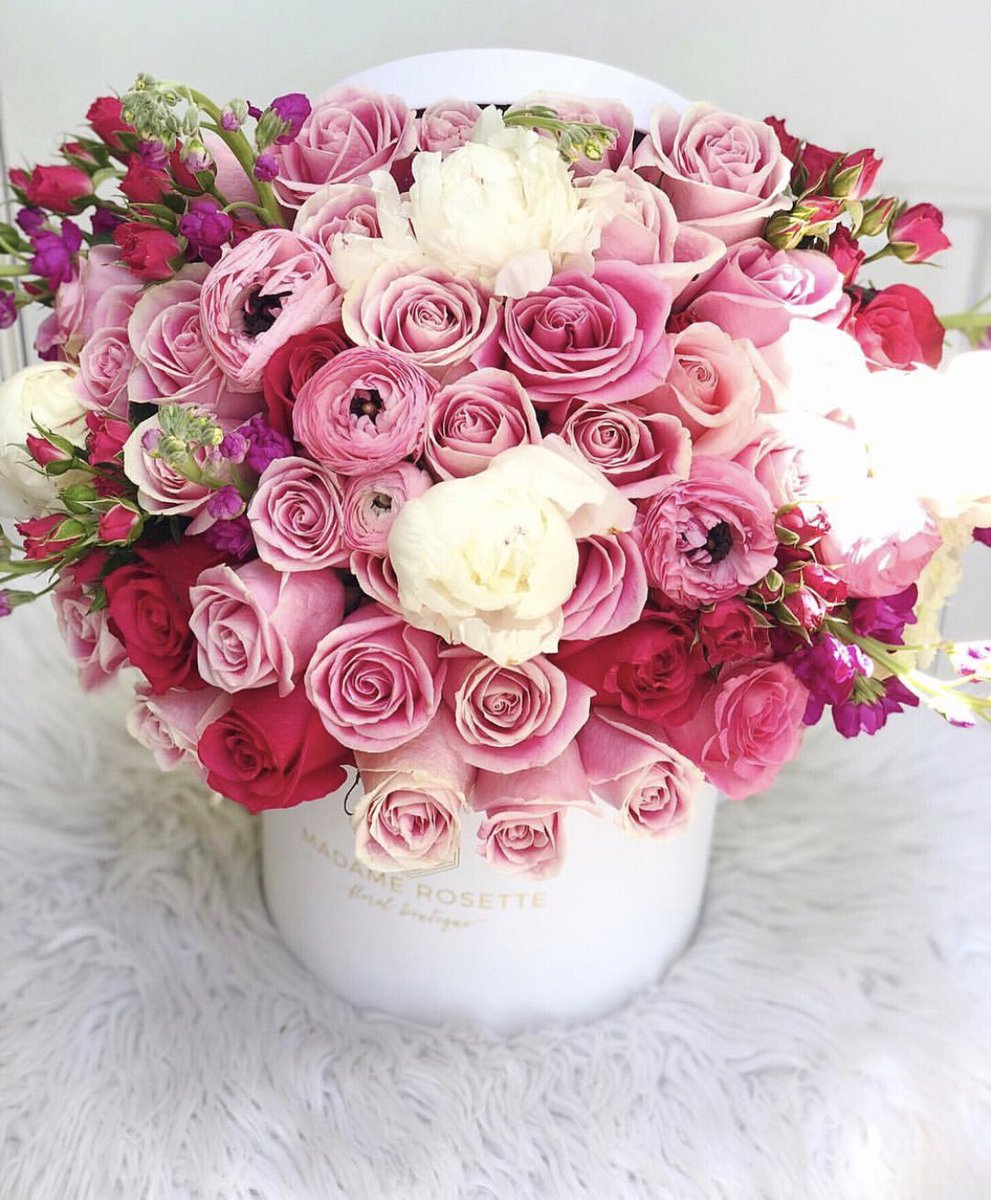 Extravaganza Collection 💕💕💕 
#MothersDayGifts #MothersDay #flowers #miami 
instagram.com/p/BipYgRchT59/