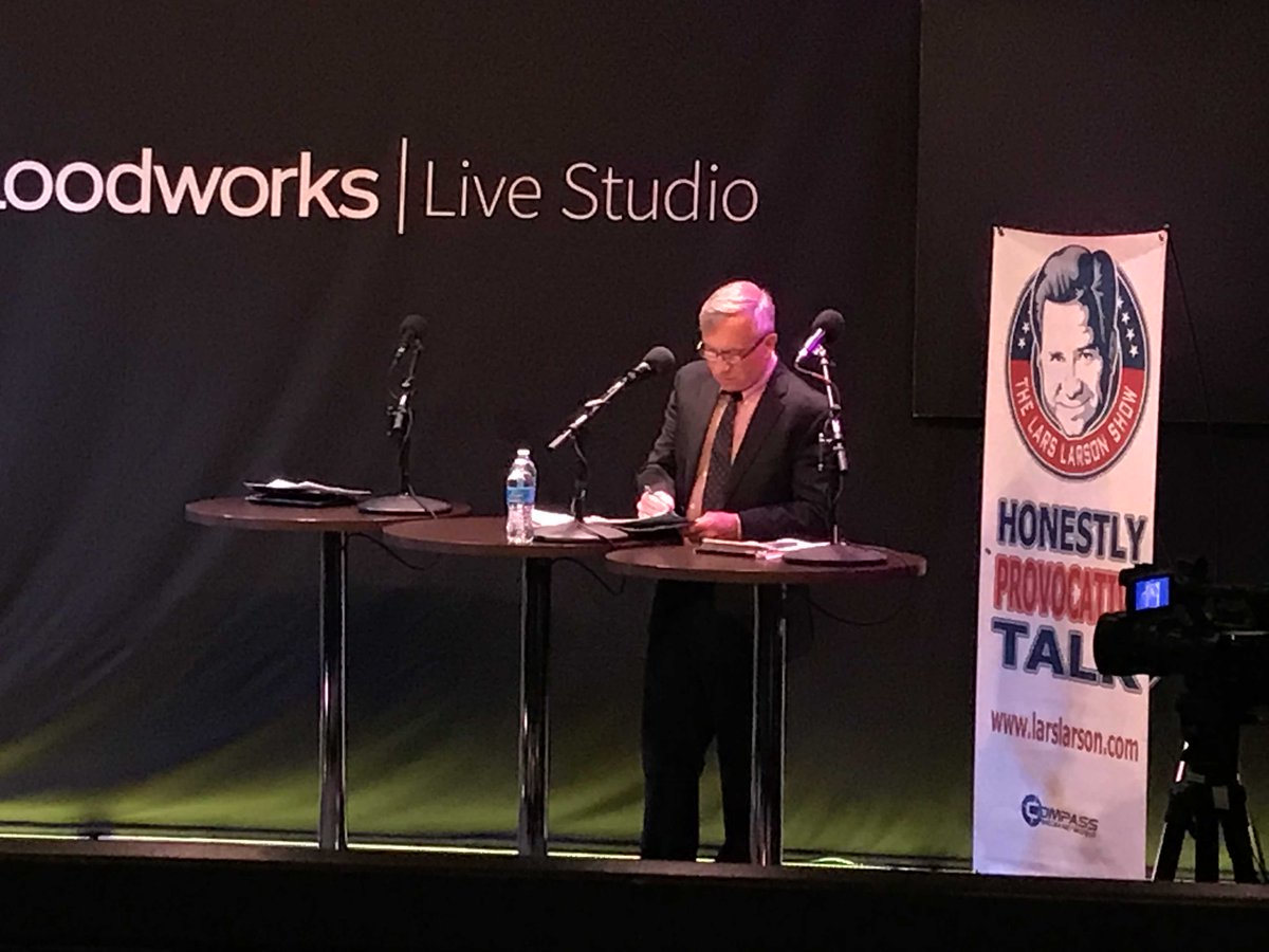 CarpenterforOR's tweet photo. Debating the issues on @LarsLarsonShow - listen in! https://t.co/jAFya55p51 #MOGA https://t.co/188VVTvvbt