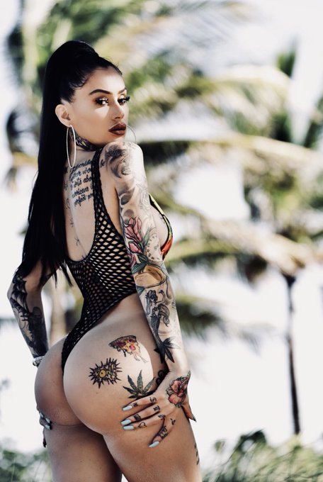 Watch Demon's leaked NSFW photo on TwXstars