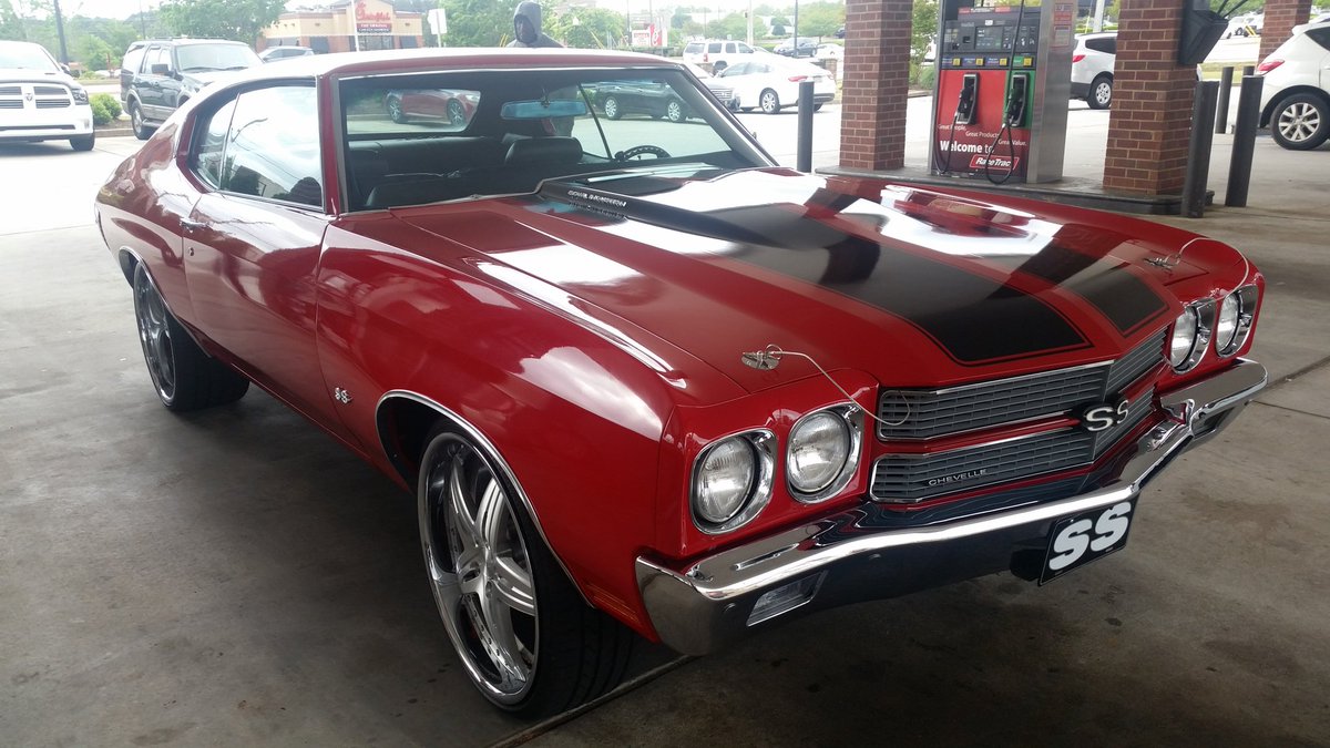 HeadlinersAuto's tweet image. Headliners Auto Detailing we got you covered, shining like a friday. megahomerepair.weebly.com 
#headlinersauto #detailing