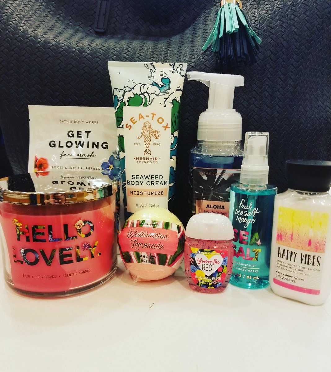 Today at Bath and Body Works come pick up a limited edition Mother's Day Tote! With a value of over $117 gift your mother with all these awesome goodies! 💕

See store for price details.