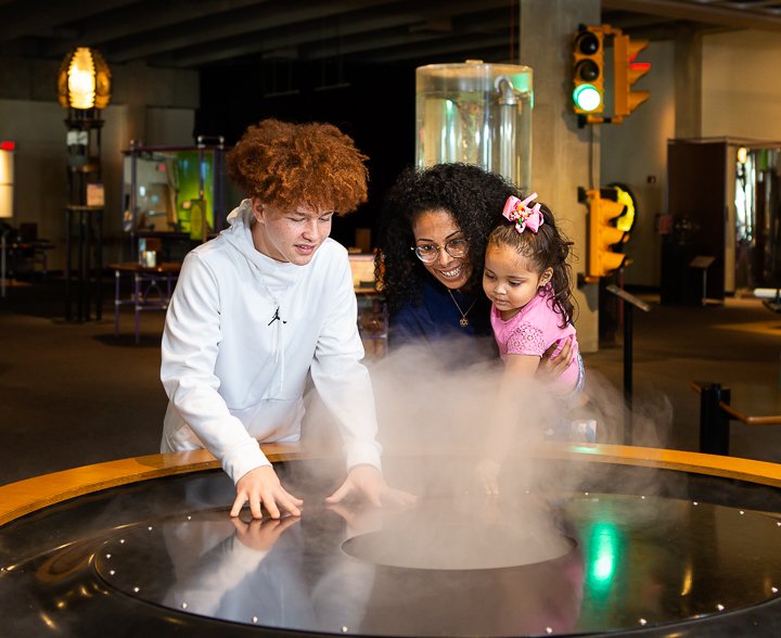 Flowers and candy are nice, but science is better! Take your #mom (or special woman in your life) to <a href="/GLScienceCtr/">Great Lakes Science Center</a> this Saturday and Sunday - they'll receive 50% off general admission! #MothersDay #StayCuriousCLE

greatscience.com/explore/camps-…