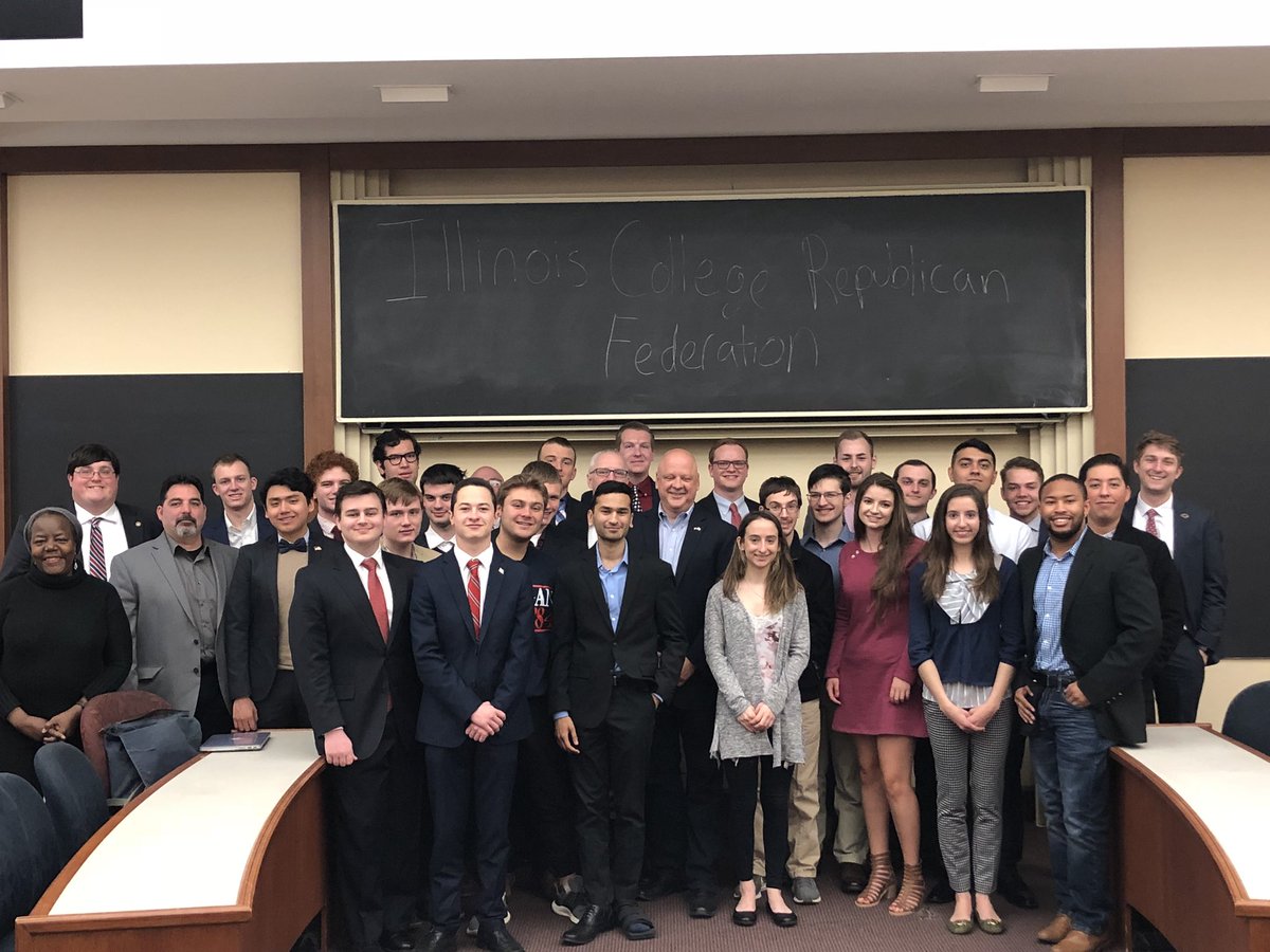 ICRF's tweet image. Thanks to College Republicans from around Illinois for coming to our convention hosted by @uchicagogop! We also had representatives from every statewide Republican campaign.