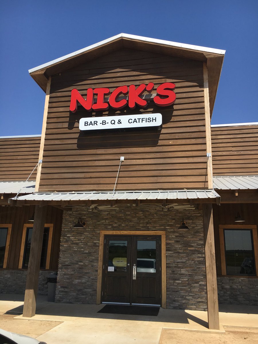 FBCoachWilliams's tweet photo. One of the best BAR-B-Q places in the state of Arkansas.
#alwaysstop https://t.co/OKo2gaFdLm