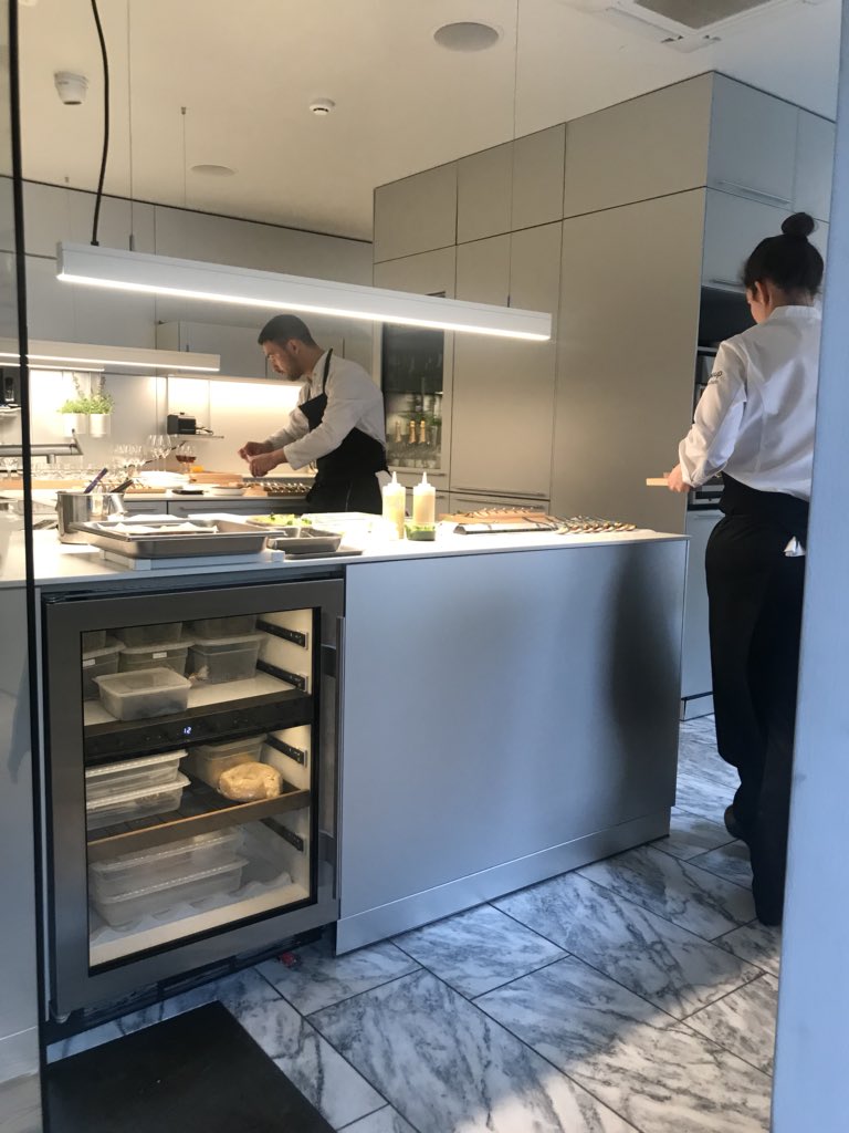 SubZeroWolfES's tweet photo. #perfection #epur #lisbon https://t.co/5eylrpACNW