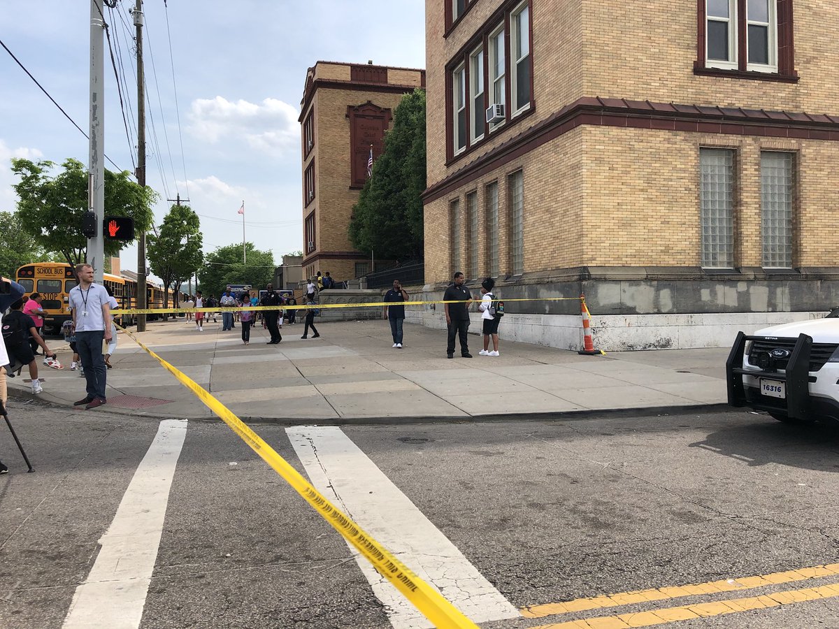 Mmmmm On Twitter Yellow Crime Tape Up Very Close To This School Building Cincinnati College Prep Academy Fox19