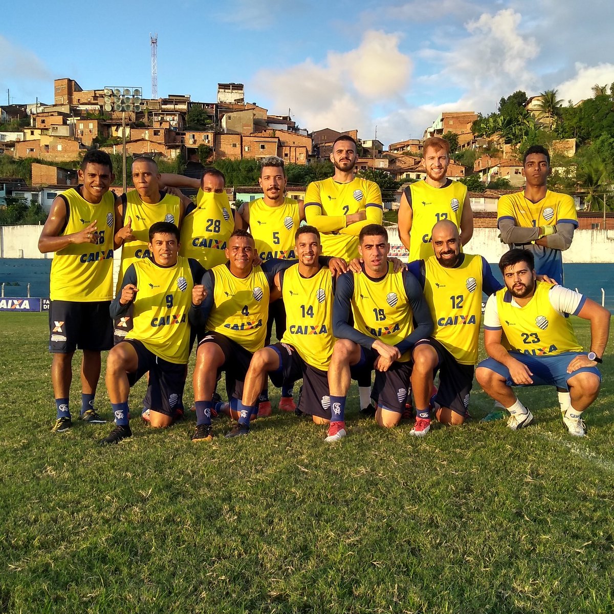 CSAoficial's tweet photo. Encerrando a semana de trabalho com um recreativo alto astral e o time vencedor é só alegria 😂💙 #semanaprodutiva #timepronto #vaipracimadeleazulão #AquiéSentimento https://t.co/qZTf0f0d4F