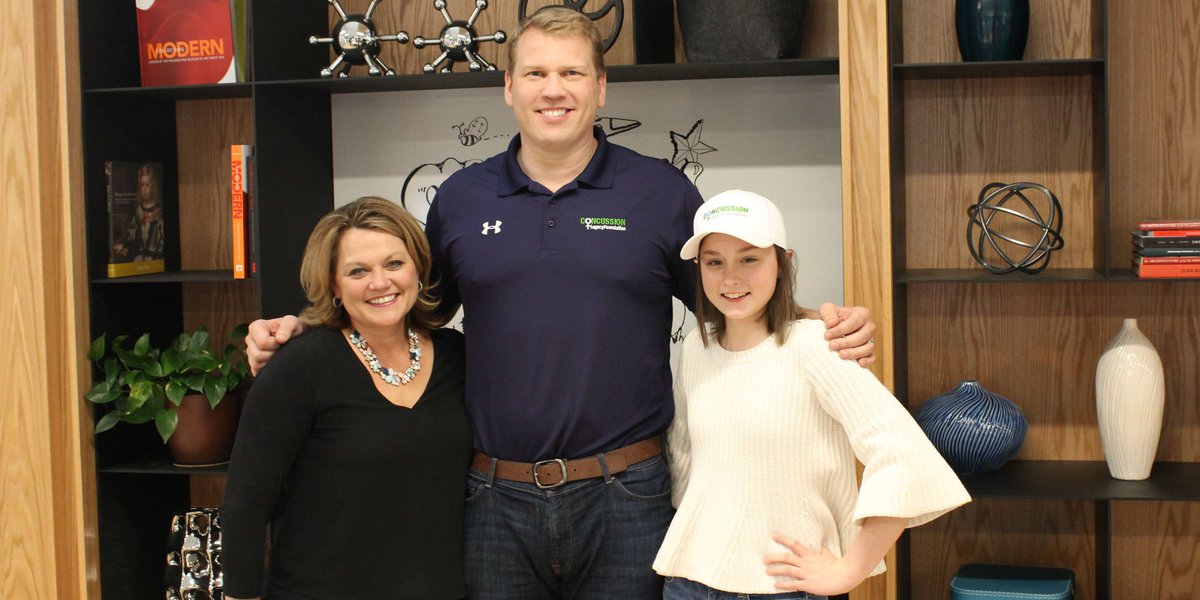 ConcussionCTEfn's tweet photo. It was great meeting @Mighty_Meredith today! Meredith is working hard to raise awareness about #concussions and #tbi. Check out https://t.co/Yrp5uoD5Im to learn more about #mmpkind and be sure to follow @Mighty_Meredith for #followfriday https://t.co/WpXaG7d4Pg