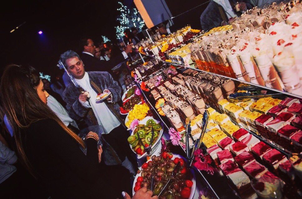 BrijwasiEvents's tweet photo. Don’t they look tempting? They taste amazing too. This is our 18ft lavish Dessert Bar, serving a variety of scrumptious hand made delicious mini desserts.
##display #dessertheaven #corporateevents #foodphotography #dessertphotography #luxuaryevents #eventdesserts #eventcatering https://t.co/ZxJpckVJ9r