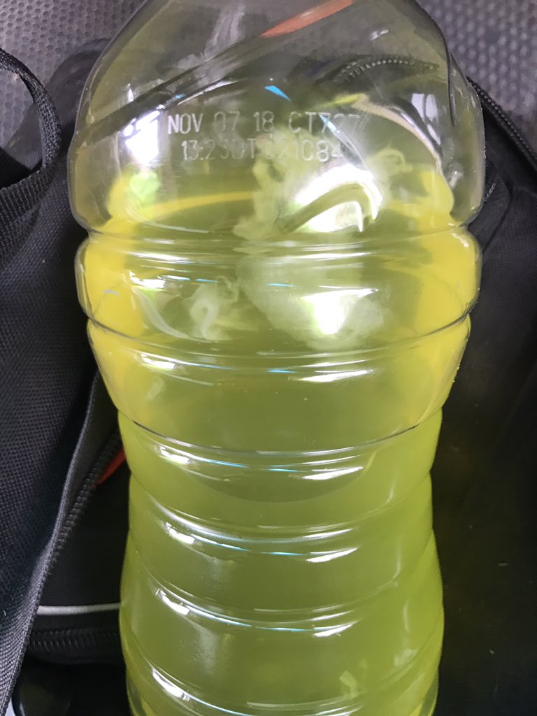 ccs1299's tweet photo. What is this white cloudy substance floating around in my lemon lime Gatorade ?
@Gatorade https://t.co/hrev5O9FDO