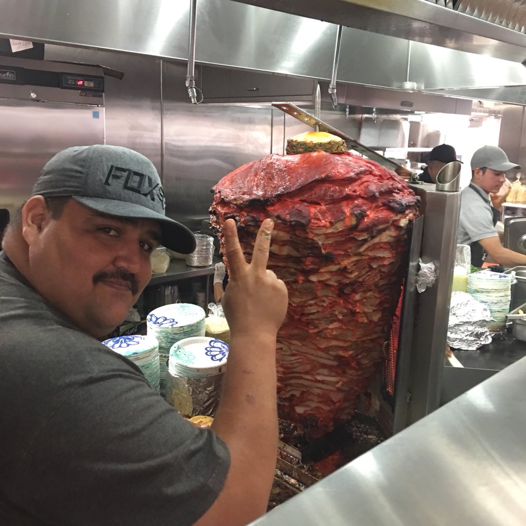alexgulotta's tweet photo. Adobaba tacos at Tacos El Gordo #EJC18 https://t.co/MObLBfXkPB