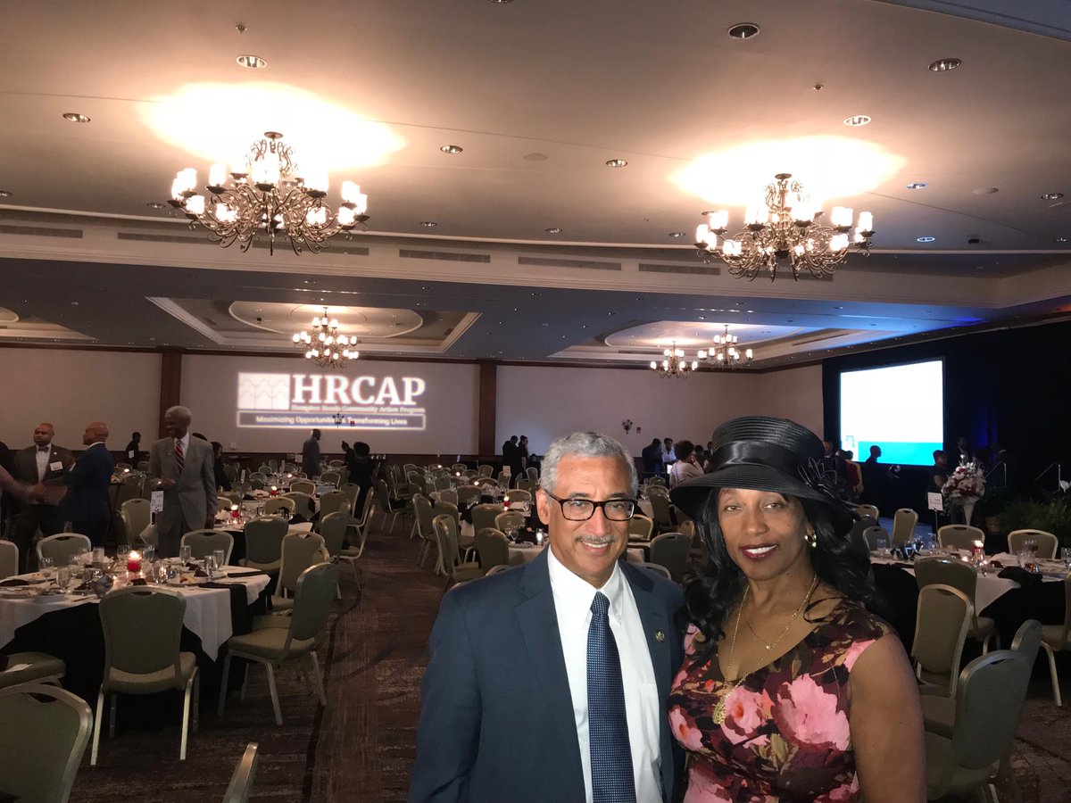 SharonPScott1's tweet photo. Was great to see Congressman Scott at HRCAP banquet last evening.  ##NN https://t.co/gNnuMaHxXz