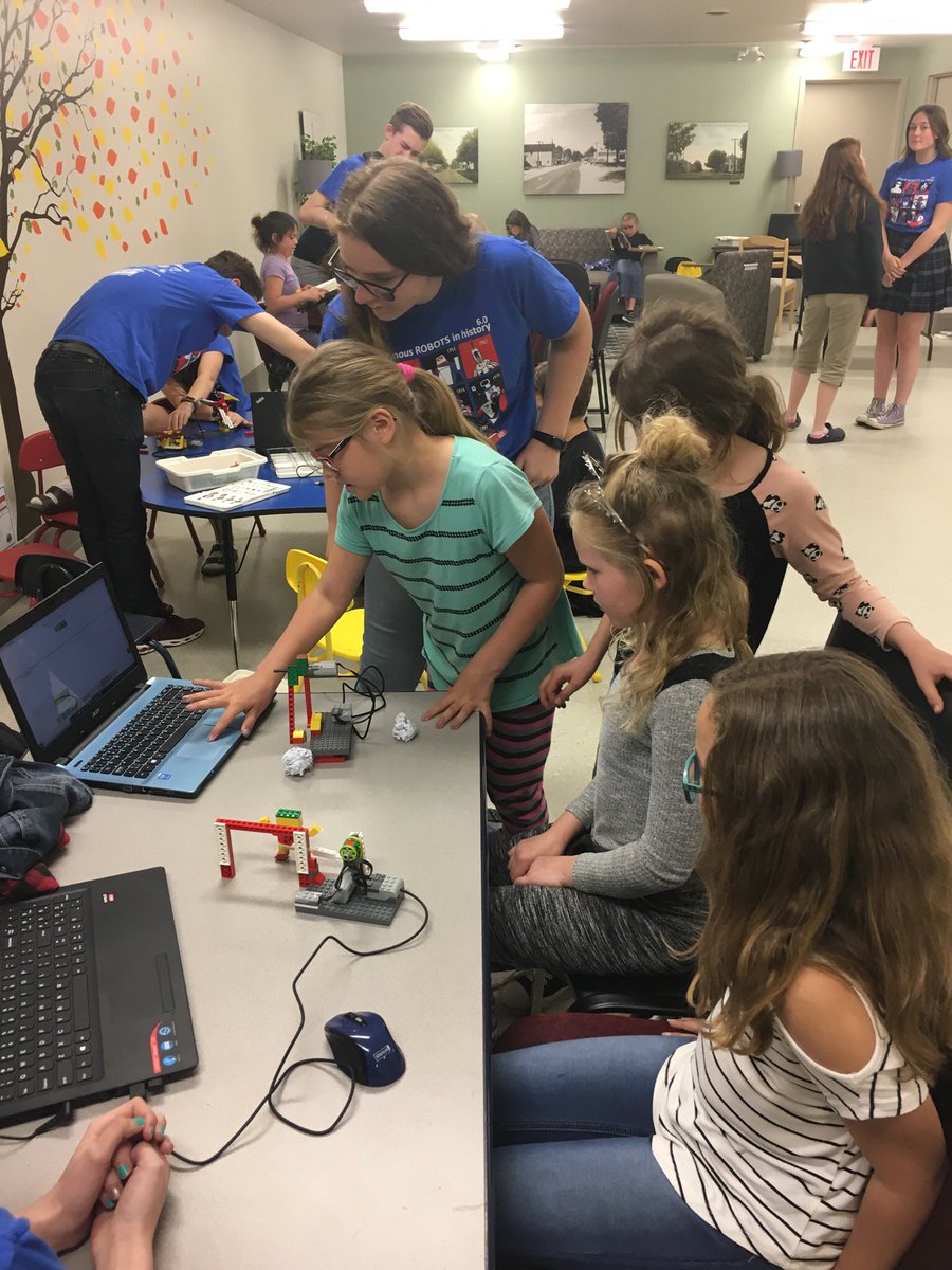 4525robotics's tweet image. Thanks to @StraffRams &amp;amp; @LibrElginCounty in Straffordville for hosting us today. #WeDo have a blast playing with robots! #badpun #ruralrobotics