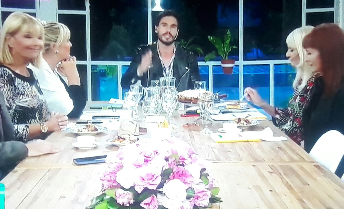 Muy lindo verte en @lasrubiasmasuno <a href="/marconijuan/">Juan Marconi</a> lindisima oportunidad unas genias las Rubias <a href="/EvelynSchei/">Evelyn Scheidl</a> <a href="/AdriCostantini/">Adriana Costantini</a> <a href="/marcegotlib/">Marcela Gotlib</a>