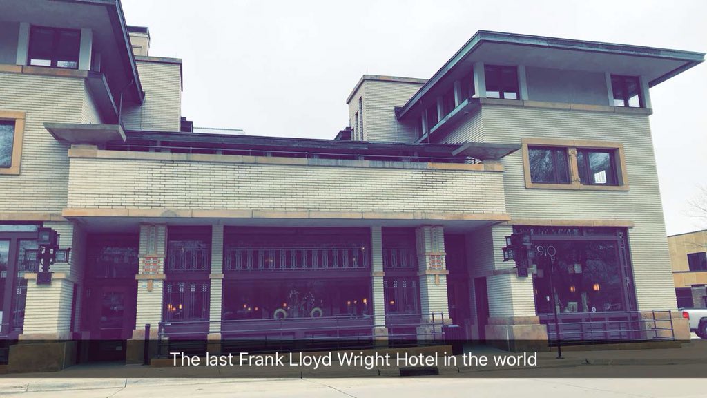 realmariamiller's tweet photo. I feel like I just stepped back in time! The last remaining operational Frank Lloyd Wright Hotel in the world! #history #travel #architecture #explore #oldsoul #architecturelovers #art #buildingcommunity18 #builtheritage https://t.co/UMuKd9Zhyb