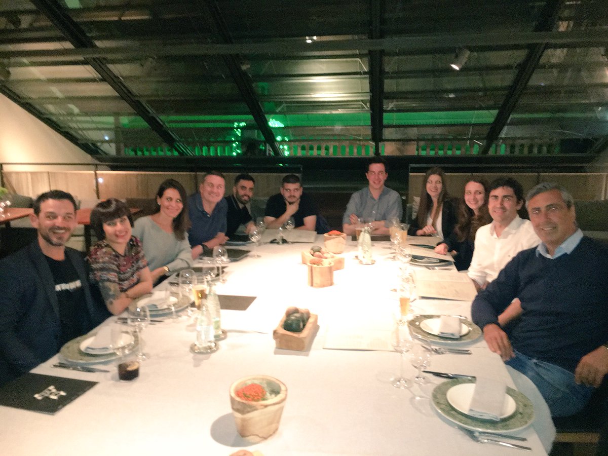 facchinjose's tweet photo. Broche de oro para  #INLeaders18 de @InboundCycle 😊 cena de ponentes y organizadores del evento 🍽🥂 https://t.co/Se8mwcOuzP