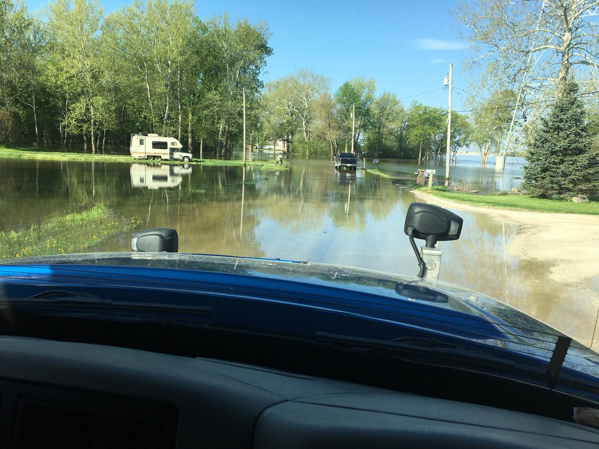 DColbrese's tweet image. The Mississippi is over its banks. #springflooding