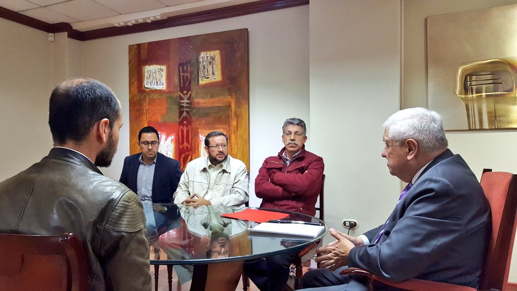 MarceloHCabrera's tweet photo. Estamos decididos a concluir las obras del #TranvíaCuenca y con la firma del contrato complementario de Gerencia y Fiscalización, para la construcción y puesta en marcha del tranvía, por 3'084.000 euros, ratificamos nuestro compromiso de cumplir el cronograma.
¡Ni un día más! https://t.co/0sGIZgY9M7