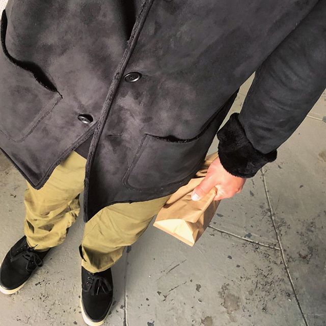 hapsxo's tweet photo. Swag lunch // #sf #sfstyle #ootd #outfitoftheday #outfitfromabove #povoutfit #lookingdown #dailystyle #stylegram #mystyle #kotd #kicksoftheday #streetstyle #styleblog #wiwt #wdywt #wtapsvans #vans #og #chukkas #okmcafits #wtaps #everlane #easypants #wha… https://t.co/9sZtz4jYlx https://t.co/bws9cO18k5
