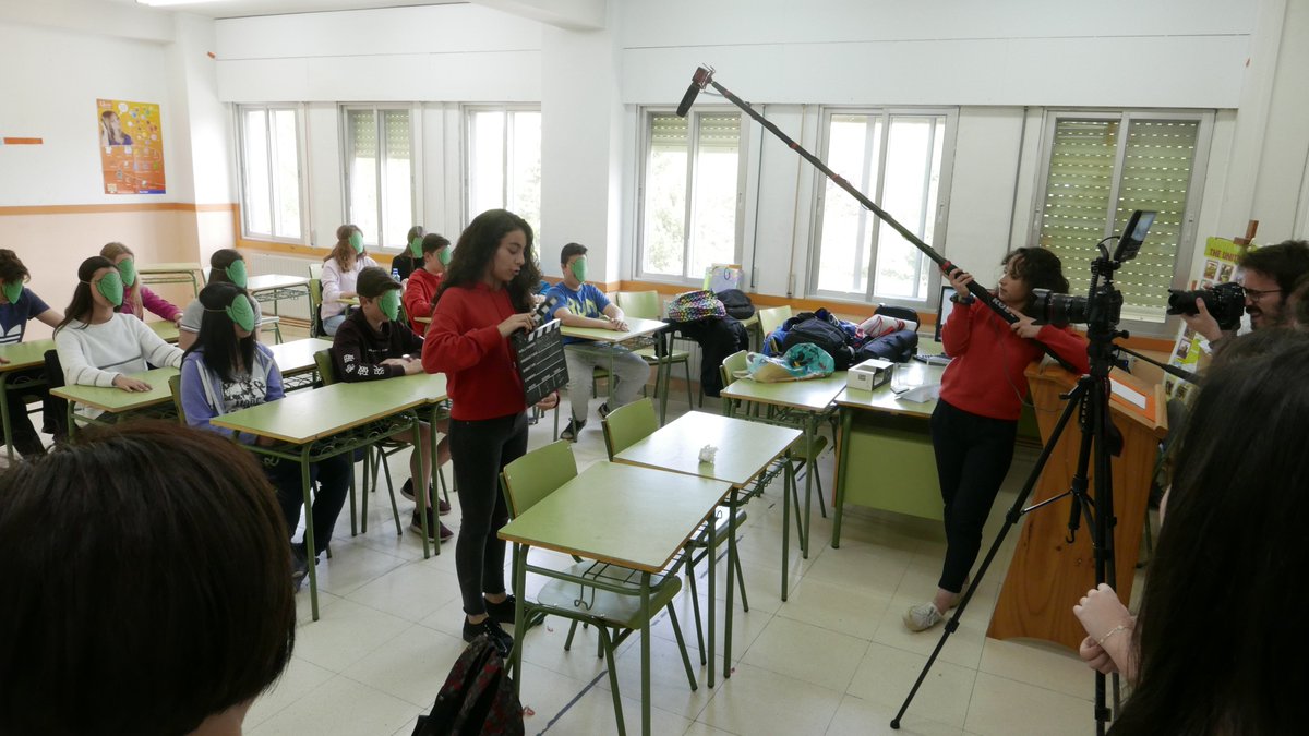 CinemaCampES's tweet photo. ¡MÁS MADERA! ¡ES LA GUERRA! Mañana ultra intensa de #CinemaCampClass llevando el programa Artistea de la Junta de CyL al @IESORIBCEGA de Mojados y al @iesvegadelprado de Valladolid. ¡Que pase el siguiente! https://t.co/giP4Fm6E37