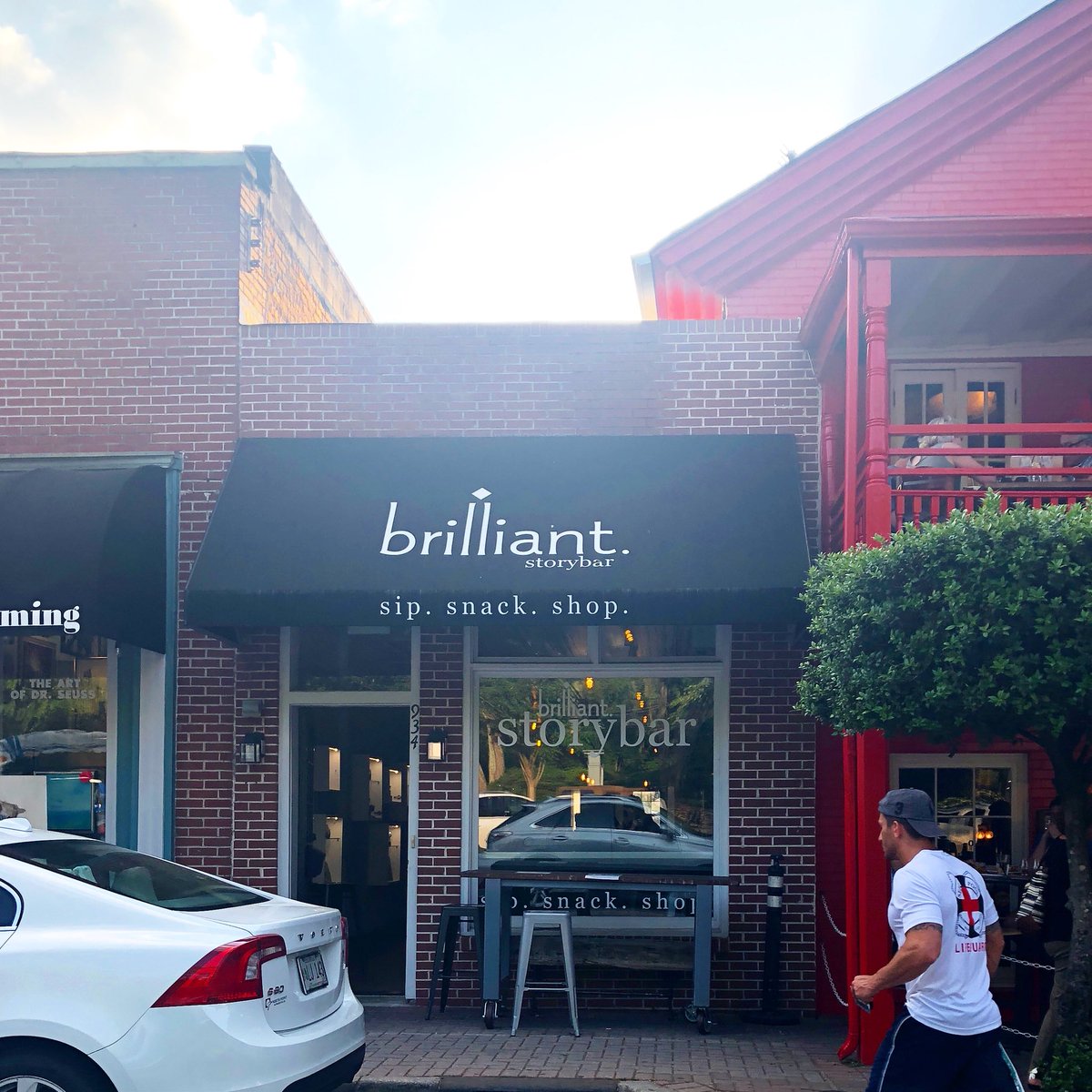 BSBroswell's tweet photo. It’s a beautiful night on Canton Street! Stop by and say hello if you are out and about 👋 https://t.co/uqyAnaHjcJ