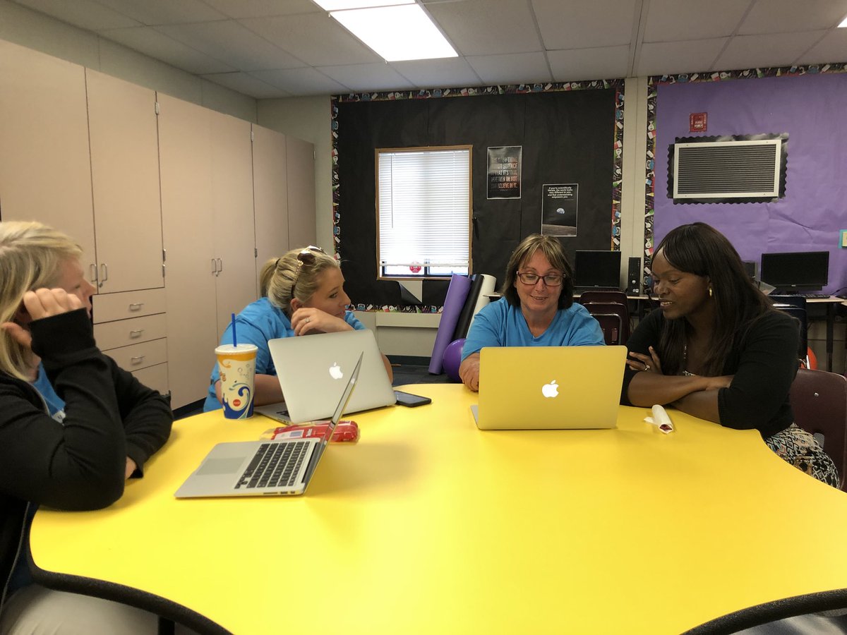 CarrieNorthcott's tweet image. What great options @jbugfisk has found with @Seesaw and her 1st graders!! #edtech #techforlittles #nofear #cjusd #edtechcjusd #choices