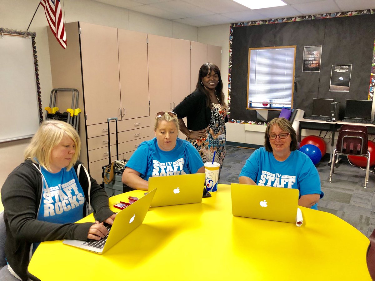 CarrieNorthcott's tweet image. What great options @jbugfisk has found with @Seesaw and her 1st graders!! #edtech #techforlittles #nofear #cjusd #edtechcjusd #choices