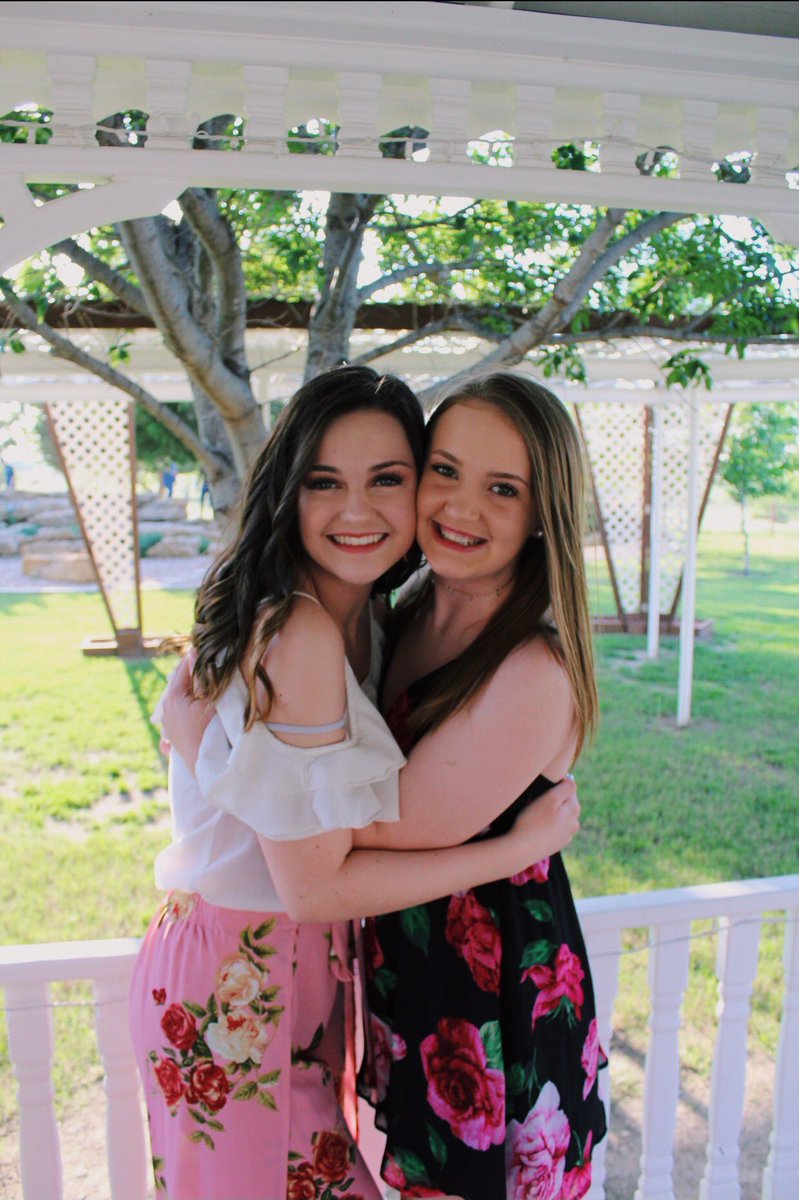 RylieKlump's tweet photo. here’s some cute pics from banquet last night &amp; s/o to anna for her professional pics 🤣💓 https://t.co/PaT1VouWqN