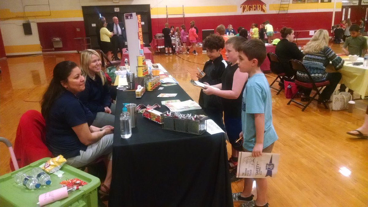 CraigAHowe2's tweet photo. Loved how these kids took career day so serious. They asked great questions to the professionals that were at AMIS today. #flyhighfri #AlexEdChat https://t.co/lcHBOQilMx