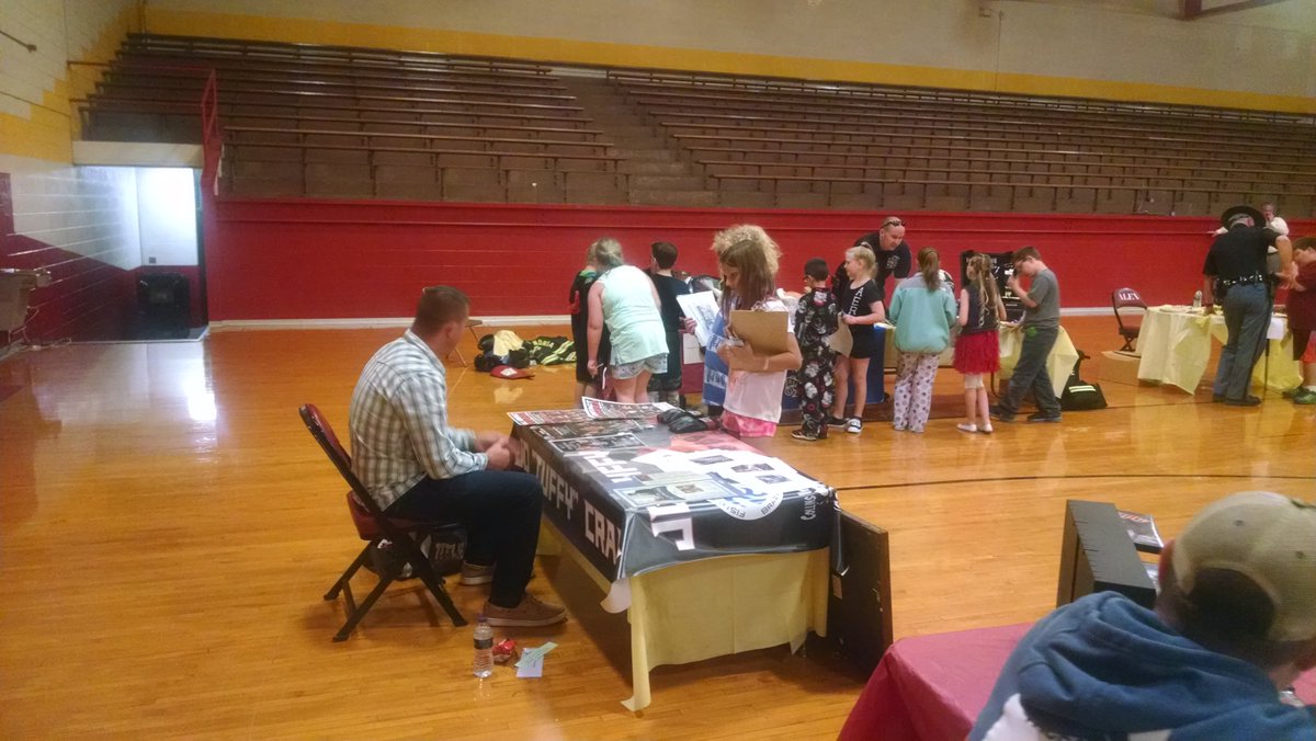 CraigAHowe2's tweet photo. Loved how these kids took career day so serious. They asked great questions to the professionals that were at AMIS today. #flyhighfri #AlexEdChat https://t.co/lcHBOQilMx